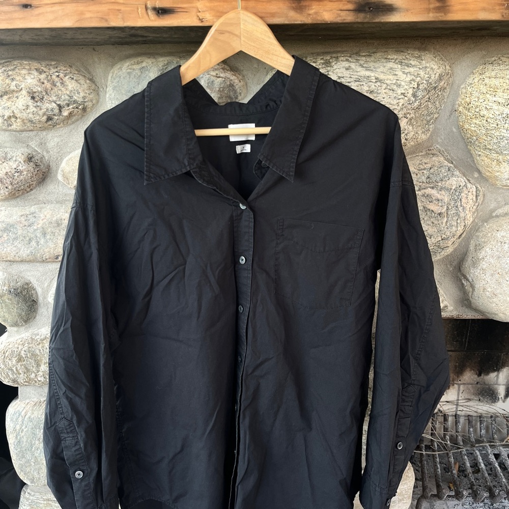 Aritzia Wilfred Black Button Down